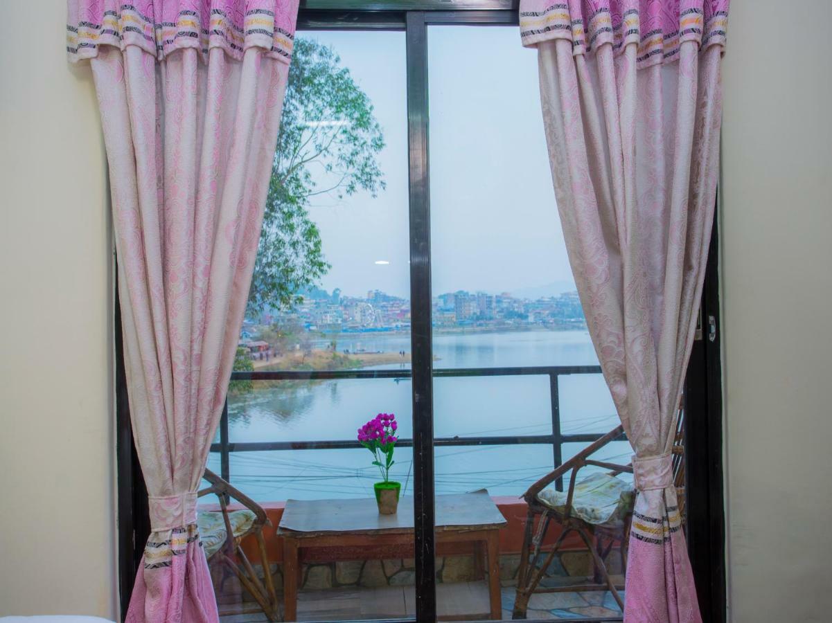 Hotel Fewa Corner & Restro Pokhara Zewnętrze zdjęcie