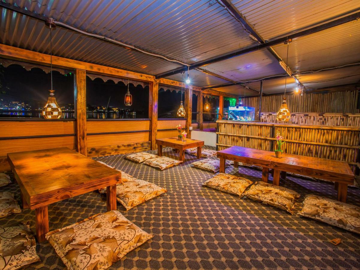 Hotel Fewa Corner & Restro Pokhara Zewnętrze zdjęcie