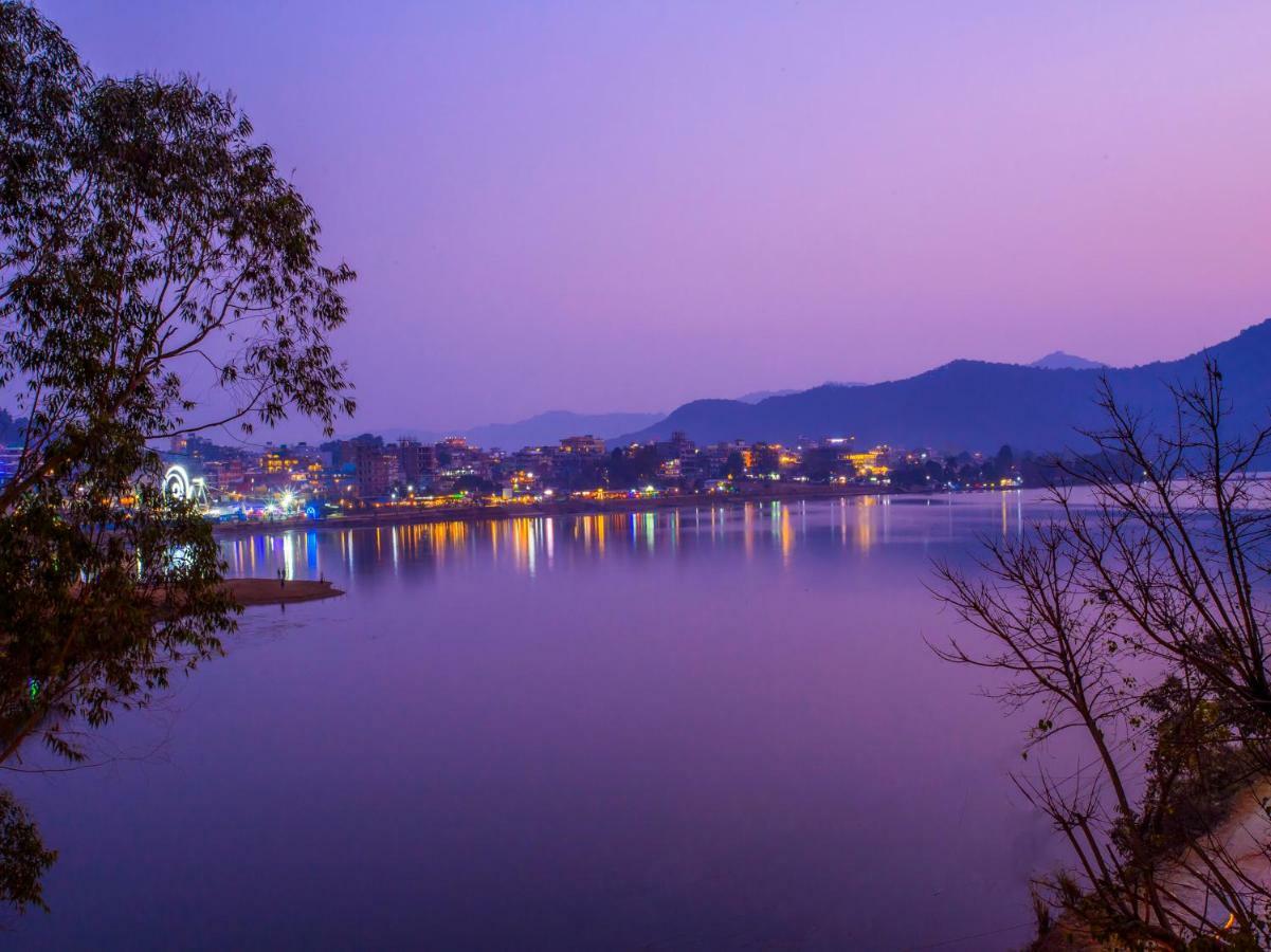 Hotel Fewa Corner & Restro Pokhara Zewnętrze zdjęcie